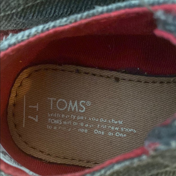 Toms Kids shoes in Denim Gray and Red Toddle 7 - Picture 3 of 5